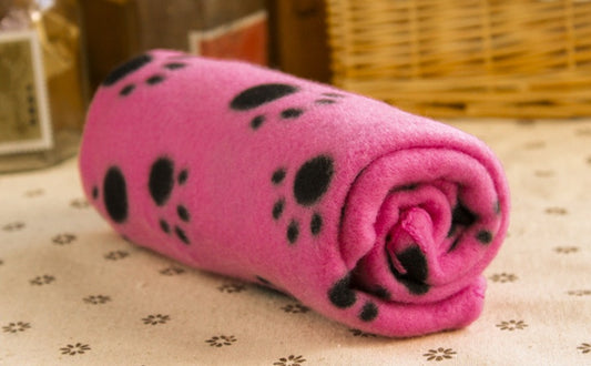 Teddy’s Cozy Fleece Blanket for Small Dogs